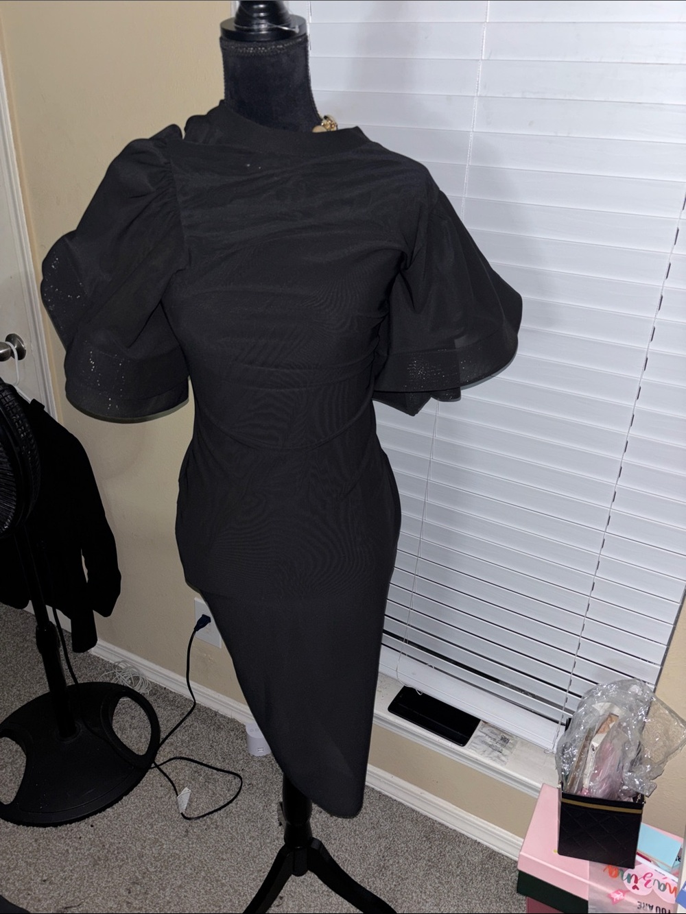 NWOT Fashion Nova Elegant Black Puff-Sleeve Sheath Dress